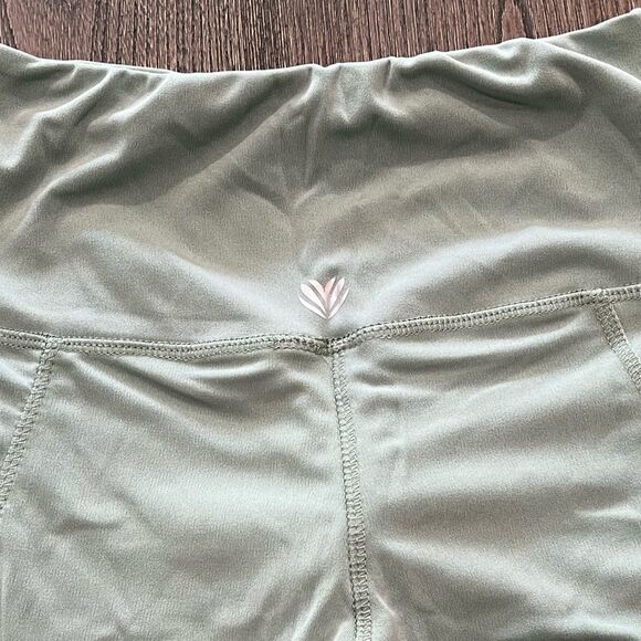 NWOT Forever21 Mint Green Athletic Bike Shorts Size S - Picture 6 of 6